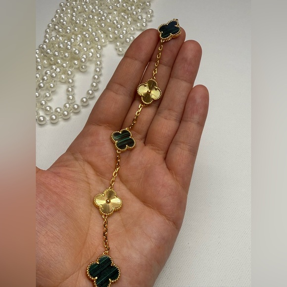 Elegant Gold and Green Clover Bracelet - Picture 7 of 12